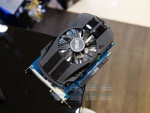 Card-man-hinh-gia-re